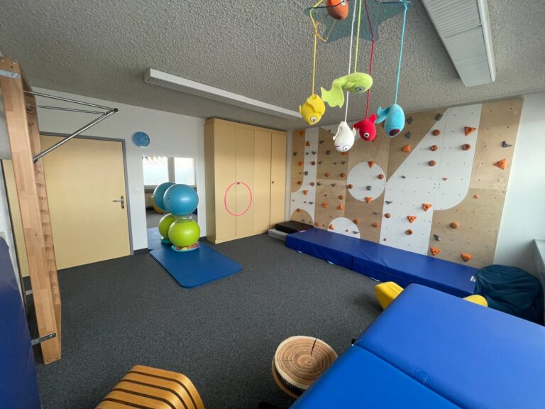Boulderwand für therapeutisches Klettern