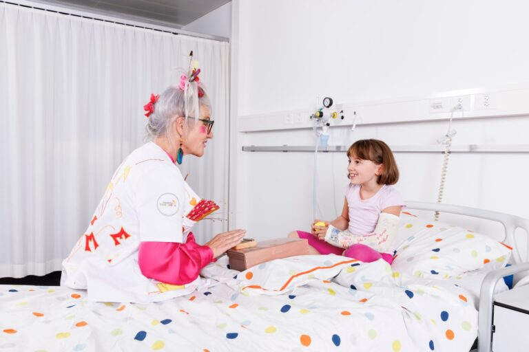 Traumdoktor der Stiftung Theodora (© Pierre-Yves Massot)